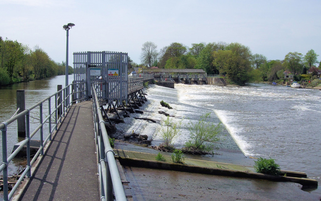 The Thames Weir